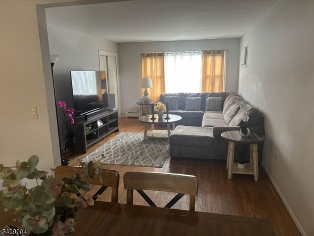 110 Coolidge St, Linden City, NJ 07036