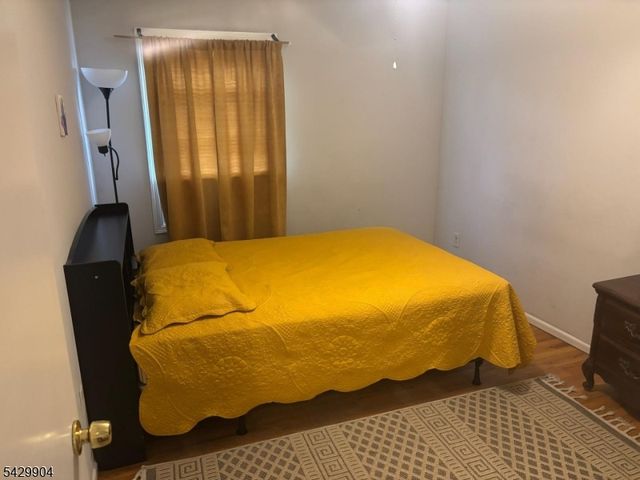 110 Coolidge St, Linden City, NJ 07036