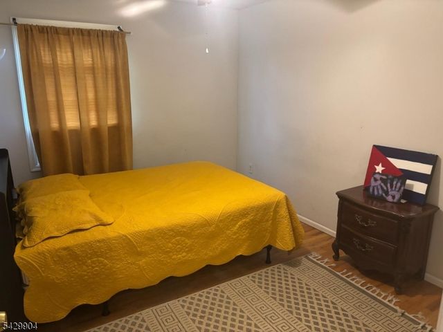 110 Coolidge St, Linden City, NJ 07036