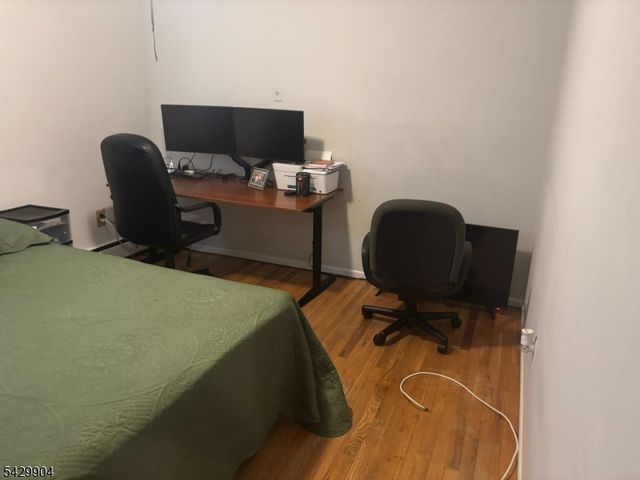 110 Coolidge St, Linden City, NJ 07036