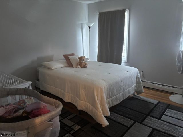 110 Coolidge St, Linden City, NJ 07036