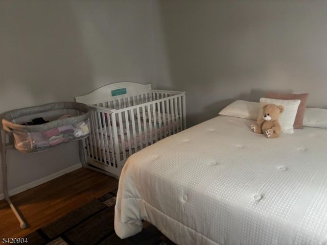 110 Coolidge St, Linden City, NJ 07036