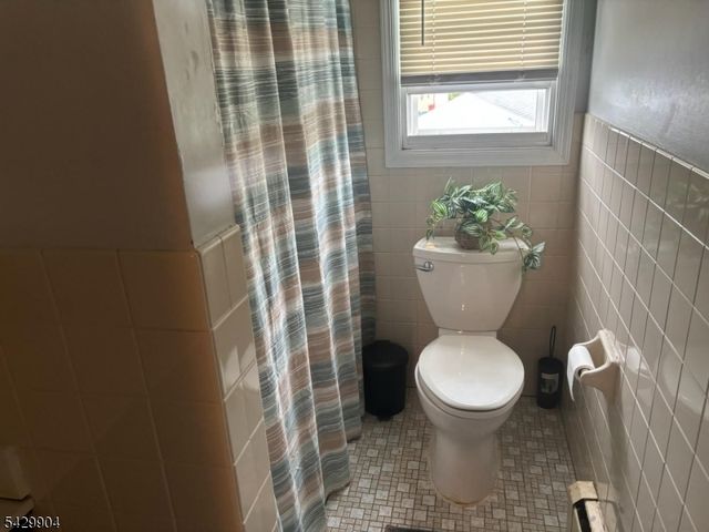 110 Coolidge St, Linden City, NJ 07036