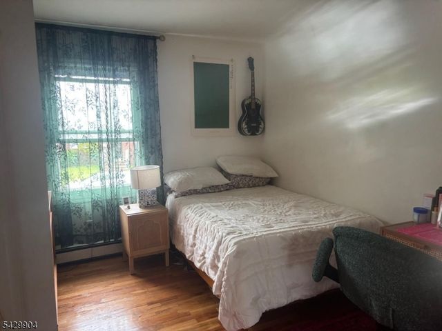 110 Coolidge St, Linden City, NJ 07036