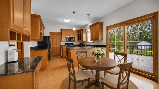 440 Oak Breeze Drive, Valparaiso, IN 46383