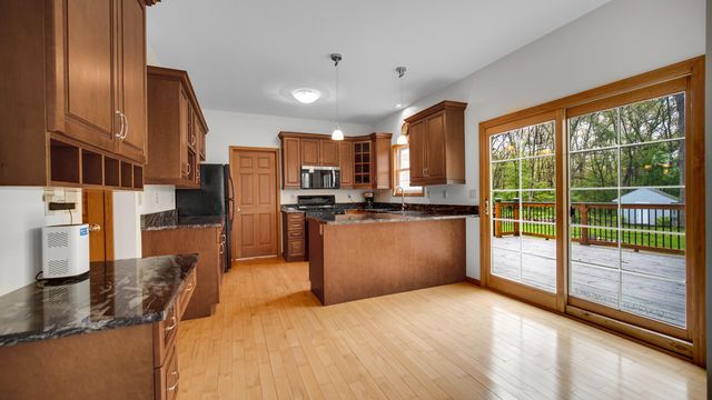 440 Oak Breeze Drive, Valparaiso, IN 46383