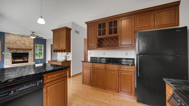 440 Oak Breeze Drive, Valparaiso, IN 46383