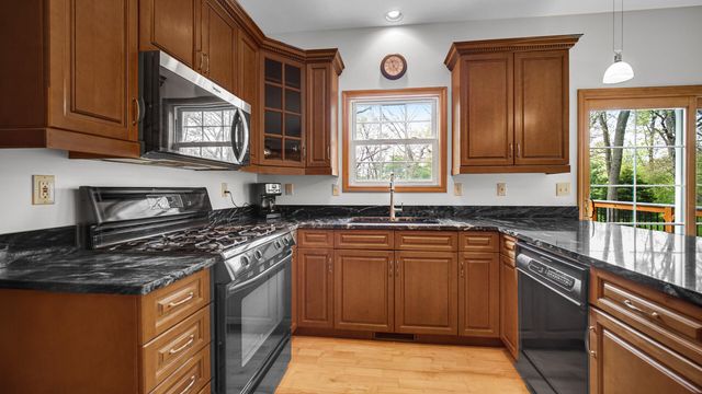 440 Oak Breeze Drive, Valparaiso, IN 46383