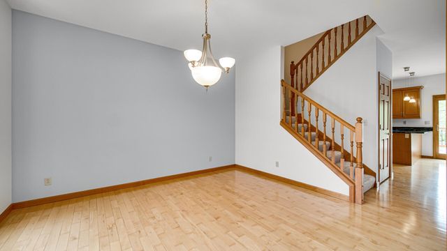 440 Oak Breeze Drive, Valparaiso, IN 46383