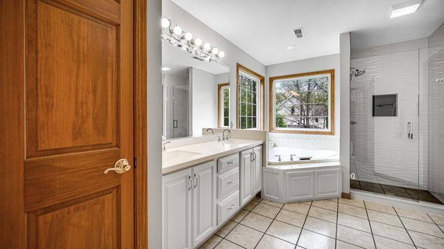 440 Oak Breeze Drive, Valparaiso, IN 46383