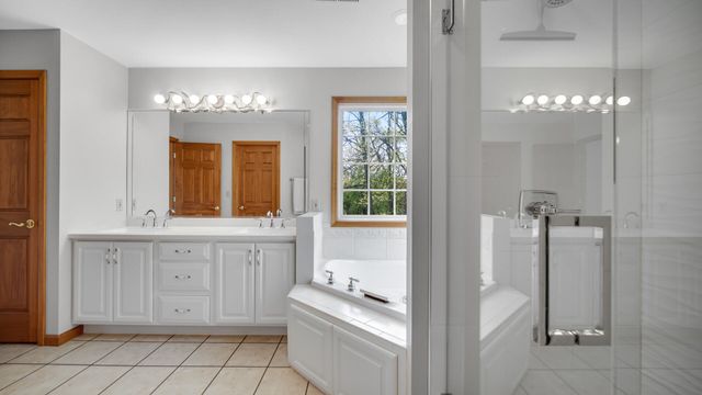 440 Oak Breeze Drive, Valparaiso, IN 46383