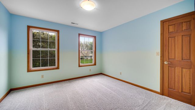 440 Oak Breeze Drive, Valparaiso, IN 46383