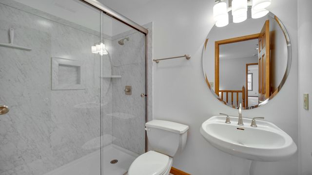 440 Oak Breeze Drive, Valparaiso, IN 46383