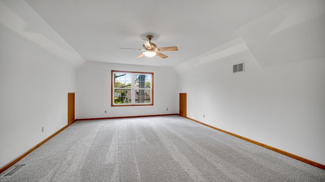 440 Oak Breeze Drive, Valparaiso, IN 46383
