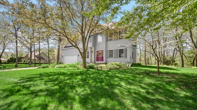440 Oak Breeze Drive, Valparaiso, IN 46383