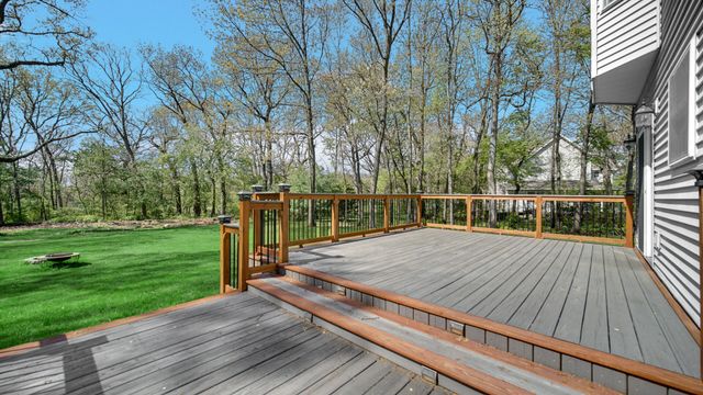 440 Oak Breeze Drive, Valparaiso, IN 46383