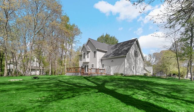 440 Oak Breeze Drive, Valparaiso, IN 46383