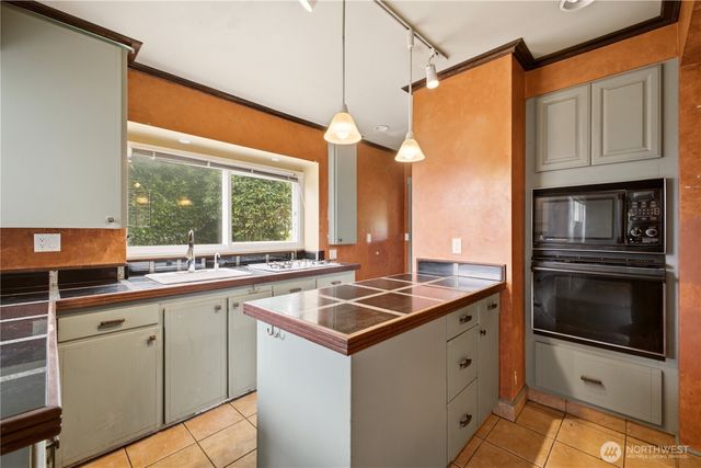 10115 15th Avenue S, Seattle, WA 98168