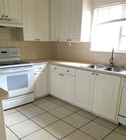 4812 Washington Street 147, Hollywood, FL 33021