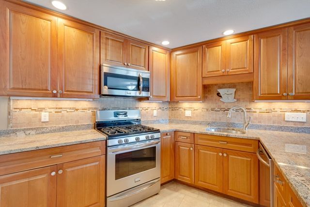 40 Jasper Lane 40, Randolph, MA 02368
