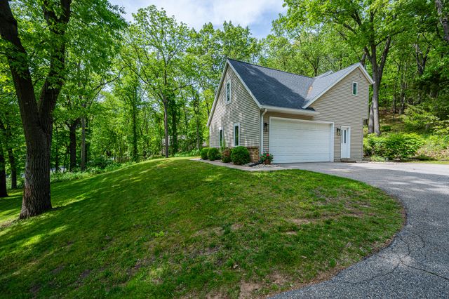 144 Pettis Avenue SE, Ada, MI 49301