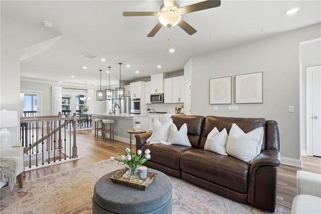 824 Mackay Creek, Woodstock, GA 30188