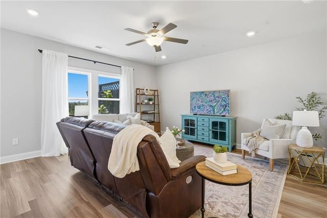 824 Mackay Creek, Woodstock, GA 30188