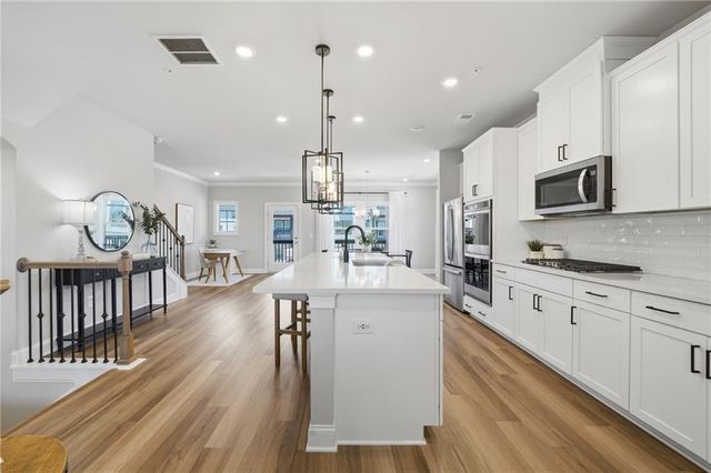 824 Mackay Creek, Woodstock, GA 30188