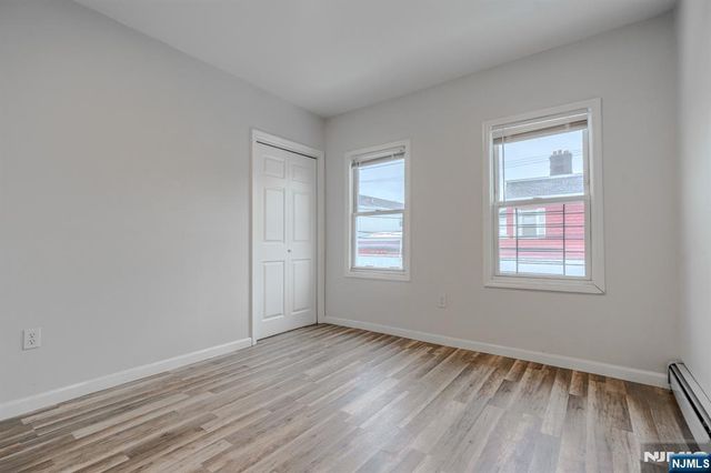 562 18th Street, Newark, NJ 07103