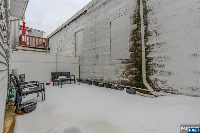 562 18th Street, Newark, NJ 07103