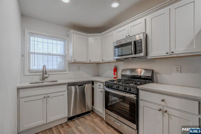 562 18th Street, Newark, NJ 07103