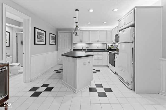 5041 Deer Ridge Court, Carmel, IN 46033