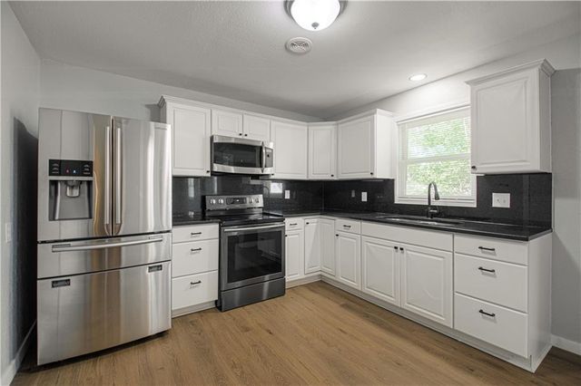 2206 S 34th Street, Kansas City, KS 66106