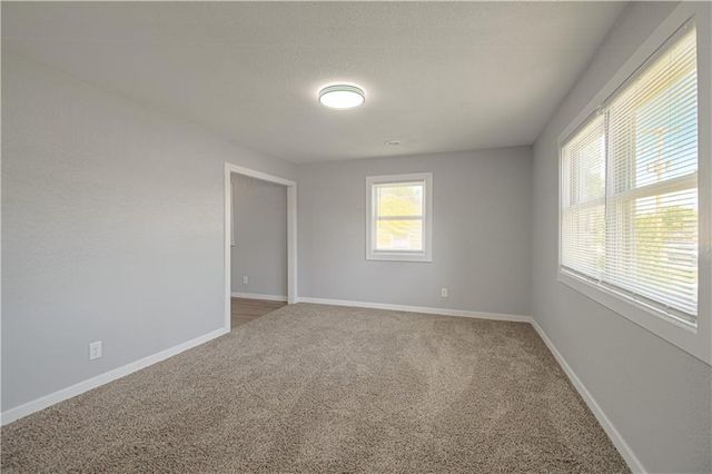 2206 S 34th Street, Kansas City, KS 66106