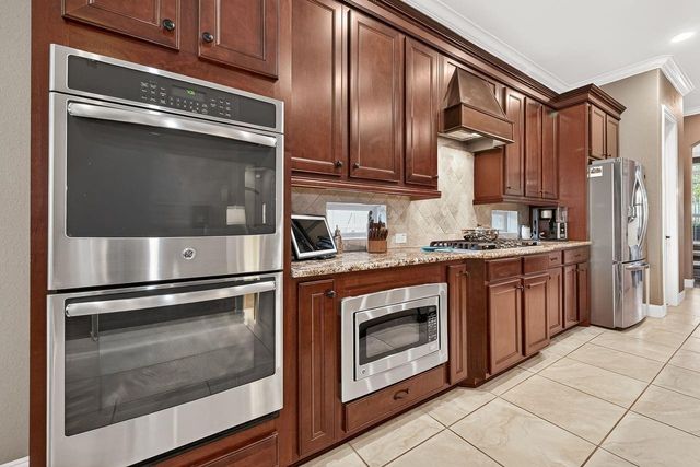 8710 Rampart Point Drive, Richmond, TX 77406