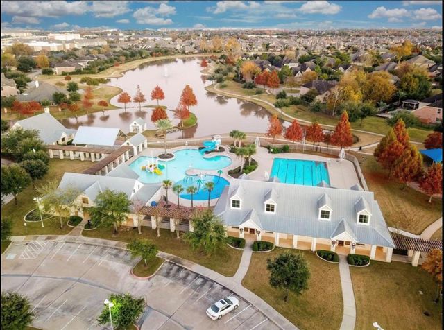 8710 Rampart Point Drive, Richmond, TX 77406