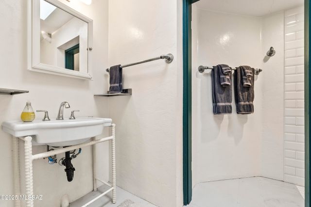 218 N 1st Avenue, Tucson, AZ 85719