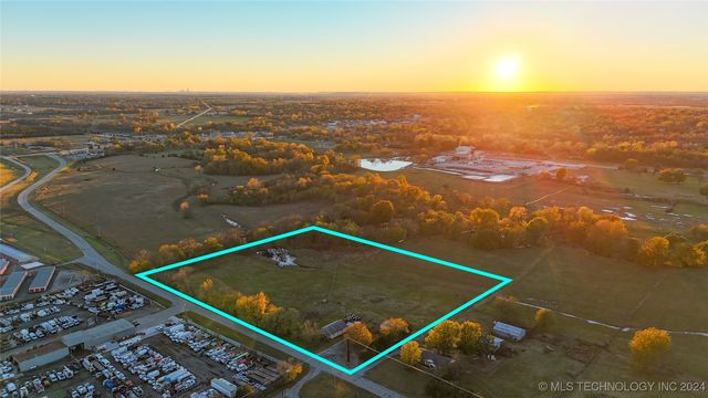 15132 N 137th Avenue, Collinsville, OK 74021