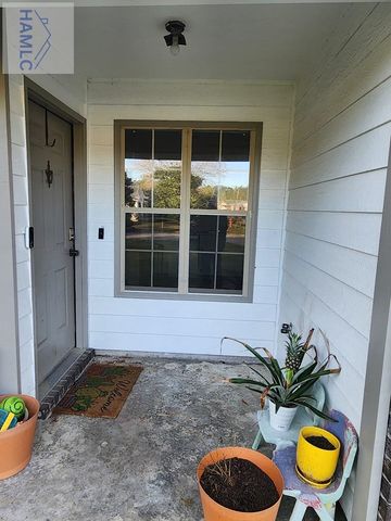 809 Oxford Lane, Hinesville, GA 31313