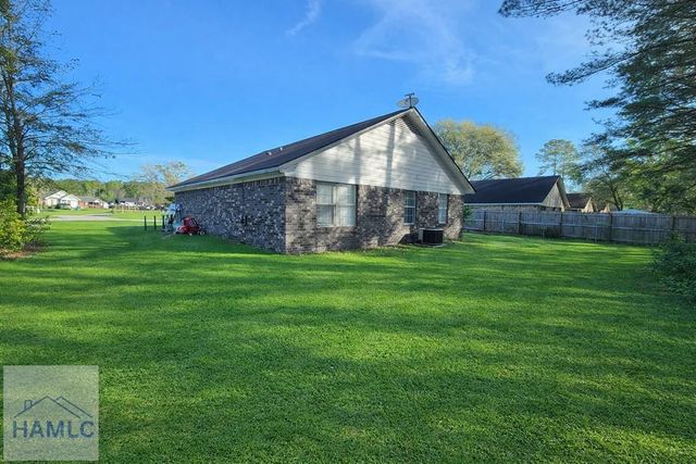 809 Oxford Lane, Hinesville, GA 31313