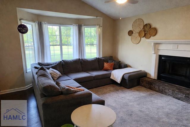 809 Oxford Lane, Hinesville, GA 31313