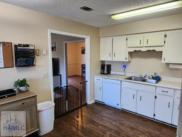 809 Oxford Lane, Hinesville, GA 31313