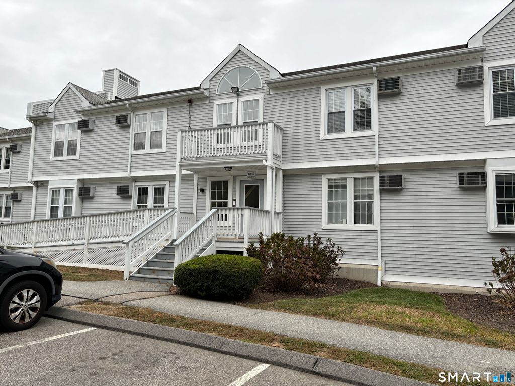 82 Longview Street 36, Waterford, CT 06385