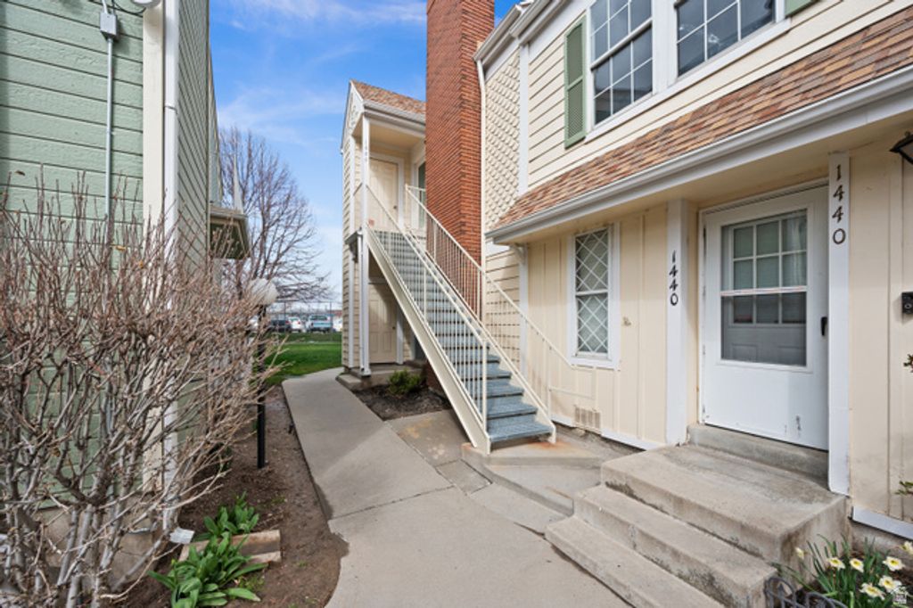 Image 15 of property listing at 1444 W BEACON HILL CIR #174, Taylorsville, UT 84123