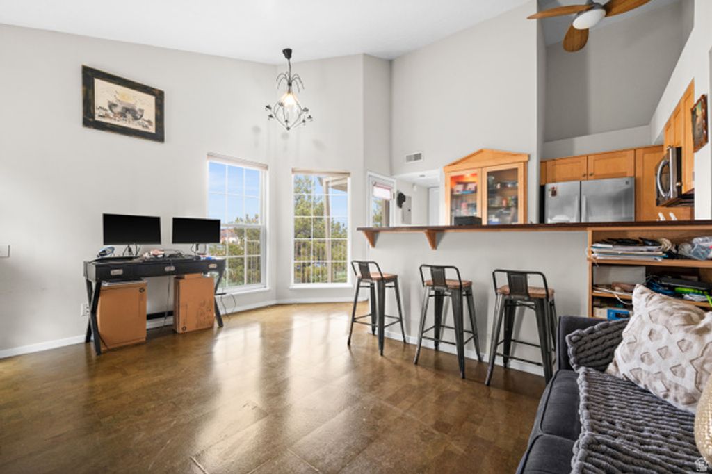 Image 5 of property listing at 1444 W BEACON HILL CIR #174, Taylorsville, UT 84123