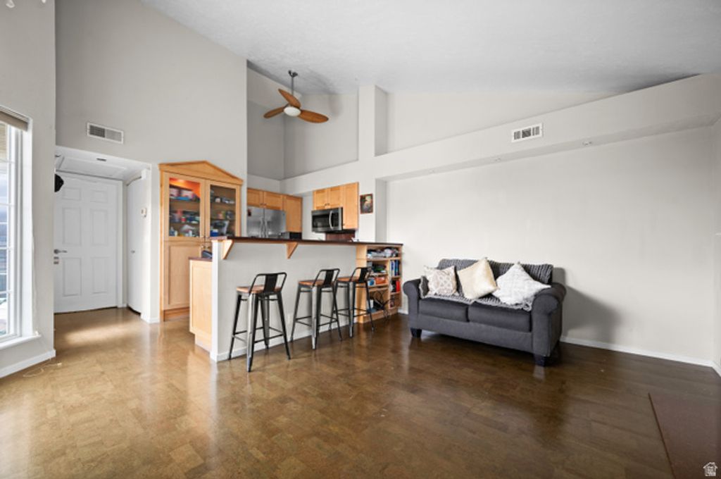 Image 8 of property listing at 1444 W BEACON HILL CIR #174, Taylorsville, UT 84123