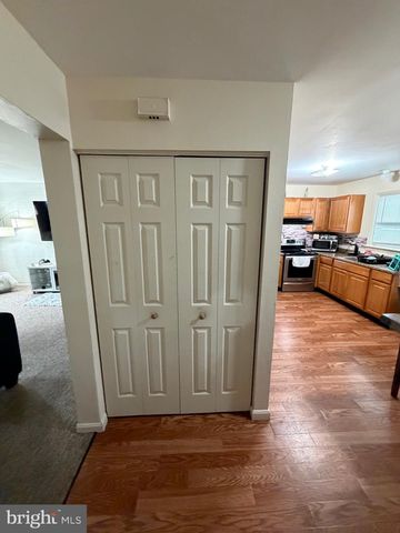 698 TOPAZ DR, Lancaster, PA 17603