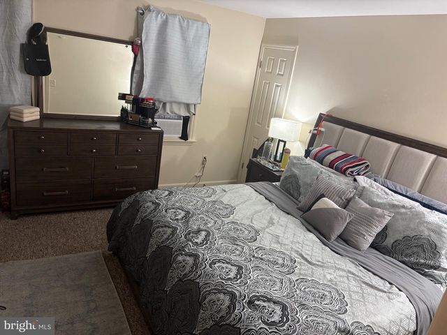 698 TOPAZ DR, Lancaster, PA 17603