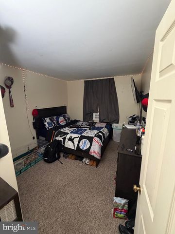 698 TOPAZ DR, Lancaster, PA 17603