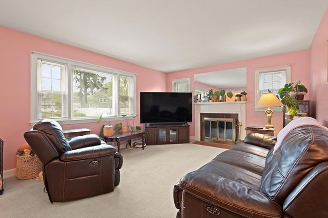 12 Stangus Rd, Lynn, MA 01905